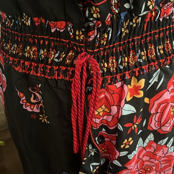 Beautiful Colorful Flower/ Peacock Print High Low Button Down - Picture 8 of 8